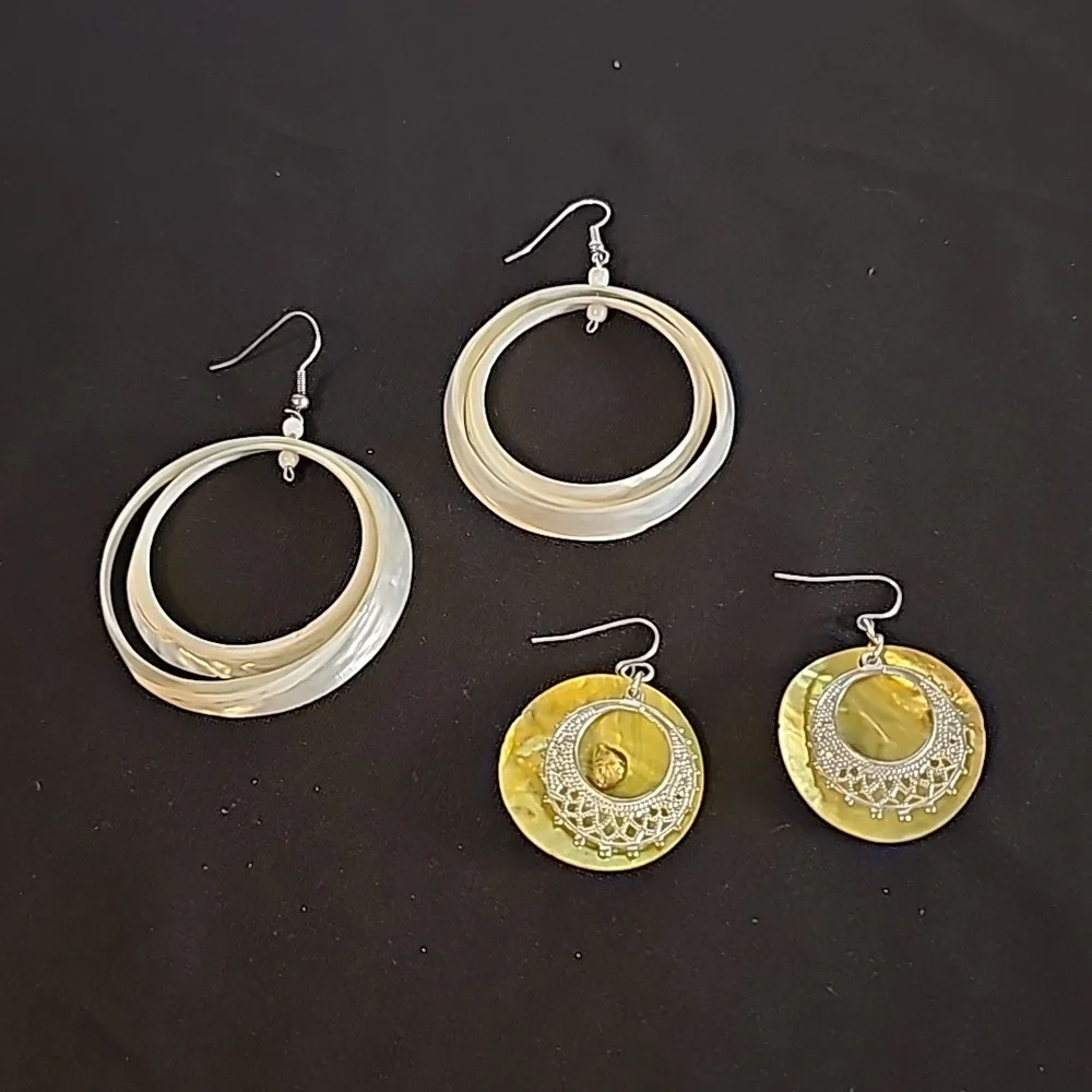 2 Pair of Sea Shell Pierced Earrings🐈14